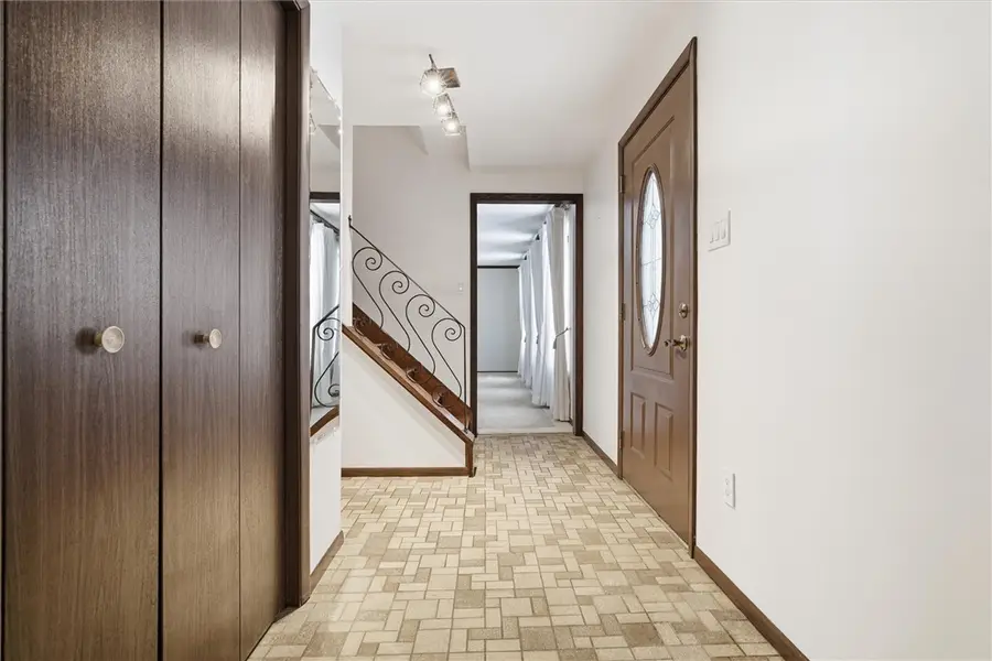 460 Bassett Drive, Bethel Park, PA 15102 - #2