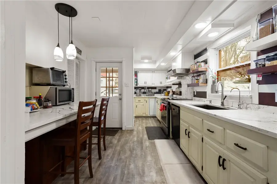 550 Halcomb Ave, Clairton, PA 15025 - #2