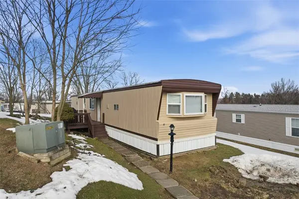 34 Leesburg Ct, Imperial, PA 15126