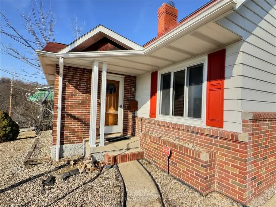 449 Race St, Waynesburg, PA 15370 - #2