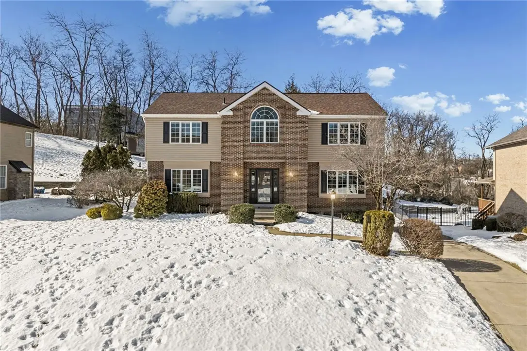 112 Field Club Dr W, Robinson, PA 15136 - #1