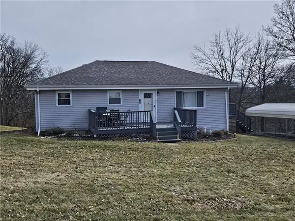 302 Wylie Ave, Houston, PA 15342