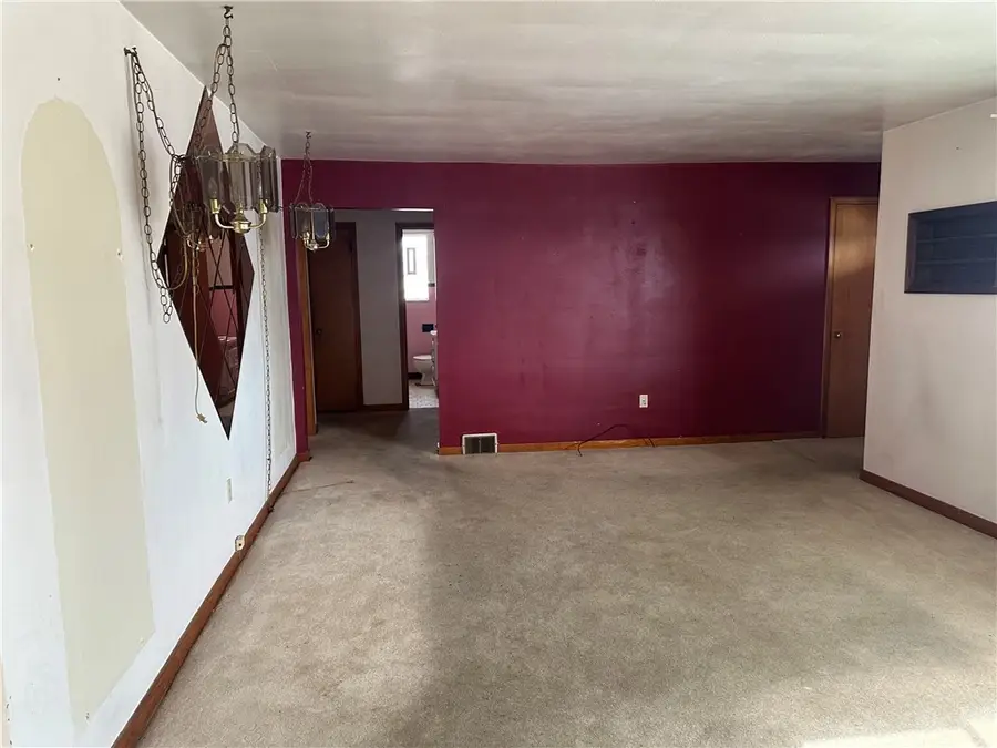 35 Perry St, Shaler, PA 15209 - #3