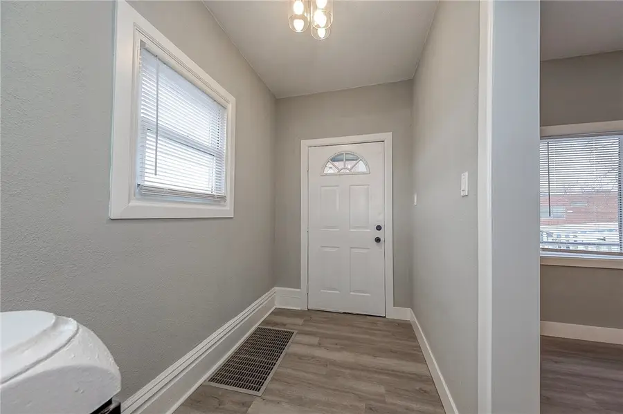 212 Ridge Ave, New Kensington, PA 15068 - #3