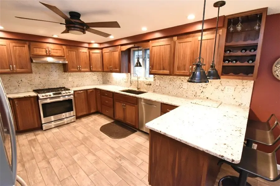 5715 Glen Hill Dr, Bethel Park, PA 15102 - #3