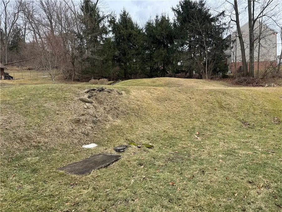 6412 Helen St, South Park, PA 15129 - #2