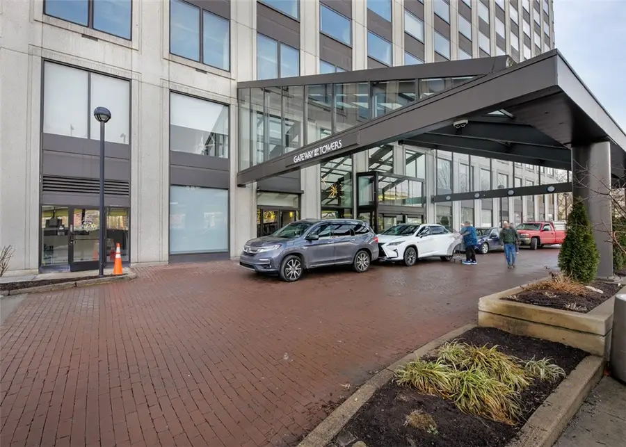 320 Fort Duquesne Blvd #8N, Pittsburgh, PA 15222 - #2