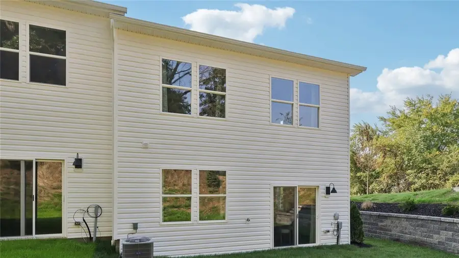 158 River Ridge Dr, Coraopolis, PA 15108 - #3