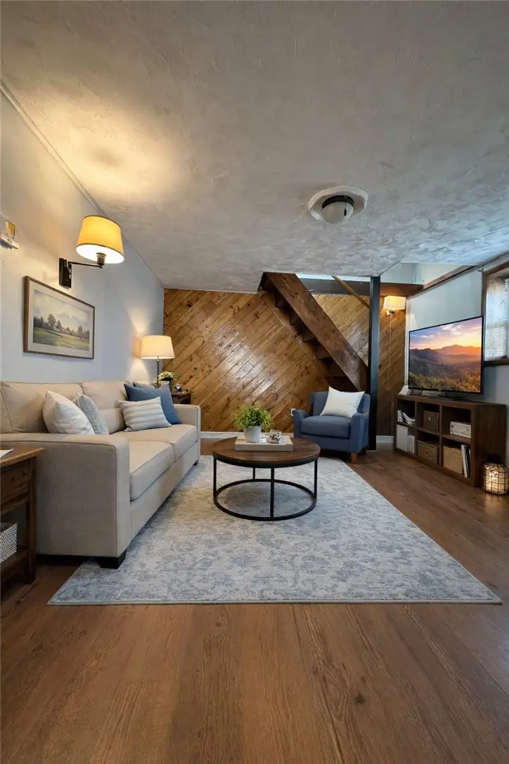 33 Violet Ave, Washington, PA 15301 - #3