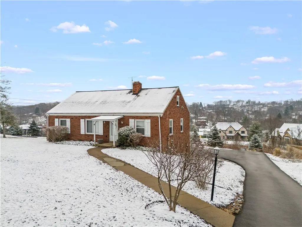 208 Frederick Drive, Upper Saint Clair, PA 15241 - #1