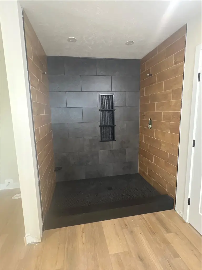 107 Willow Village Dr, Pittsburgh, PA 15239 - #2