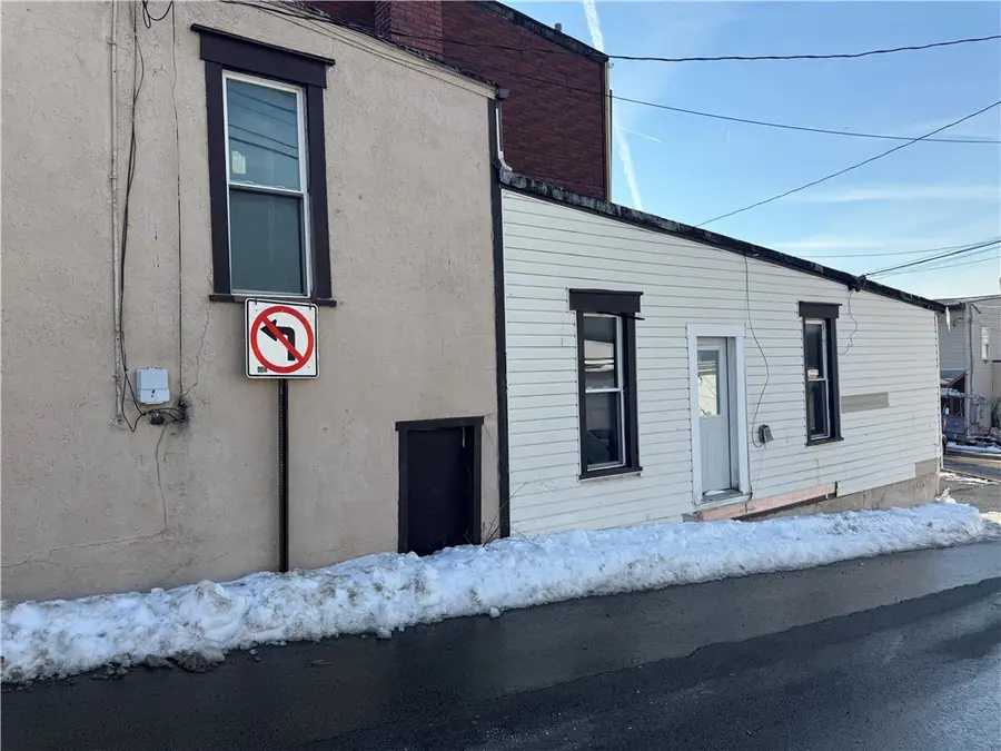 211 S 3rd St, Jeannette, PA 15644 - #3