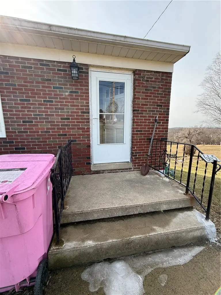 665 Lincoln Ave, Bentleyville, PA 15314 - #3