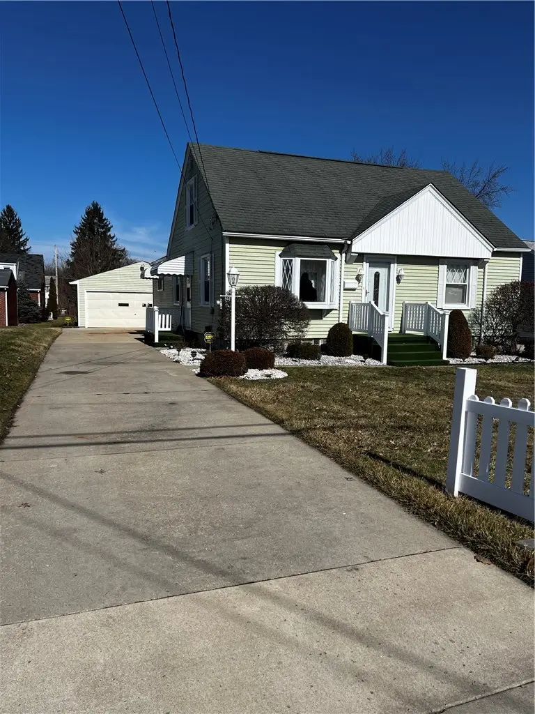 503 E Hazelcroft Ave, New Castle, PA 16105 - #2