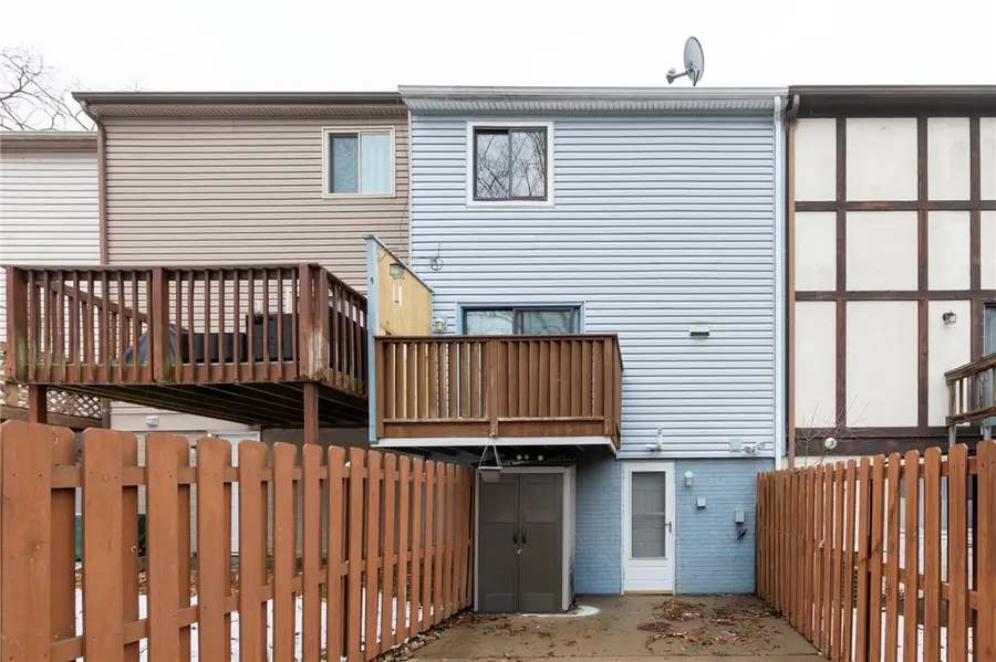 3195 Camberly Dr, Hampton, PA 15044 - #3