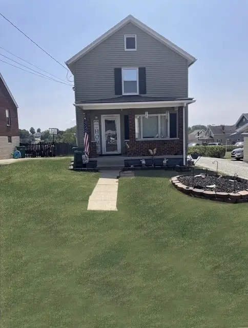 750 Glenn St, South Strabane, PA 15301