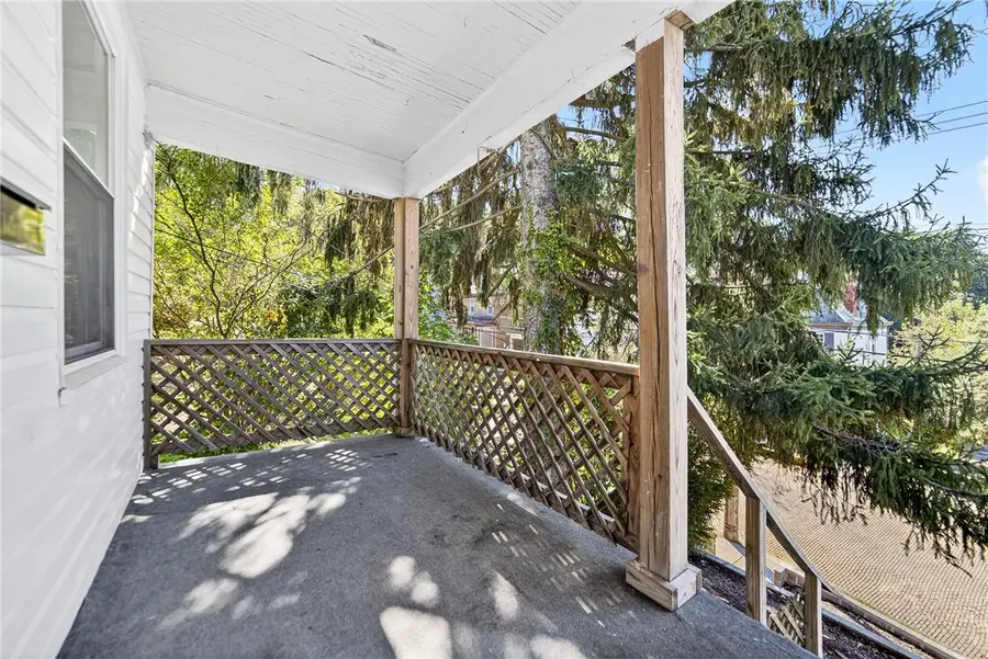 516 Carolyn Ave., Bellevue, PA 15212 - #3