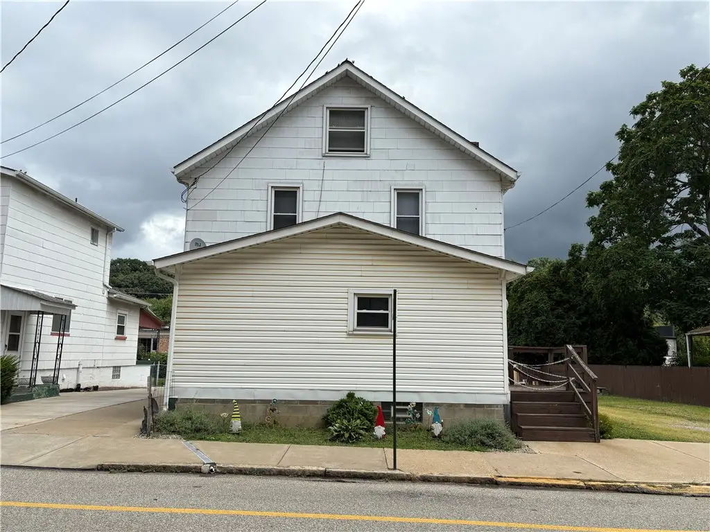 320 Main St, New Kensington, PA 15068 - #1