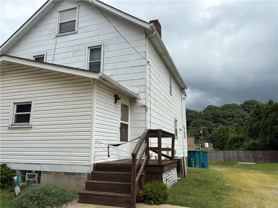 320 Main St, New Kensington, PA 15068 - #2