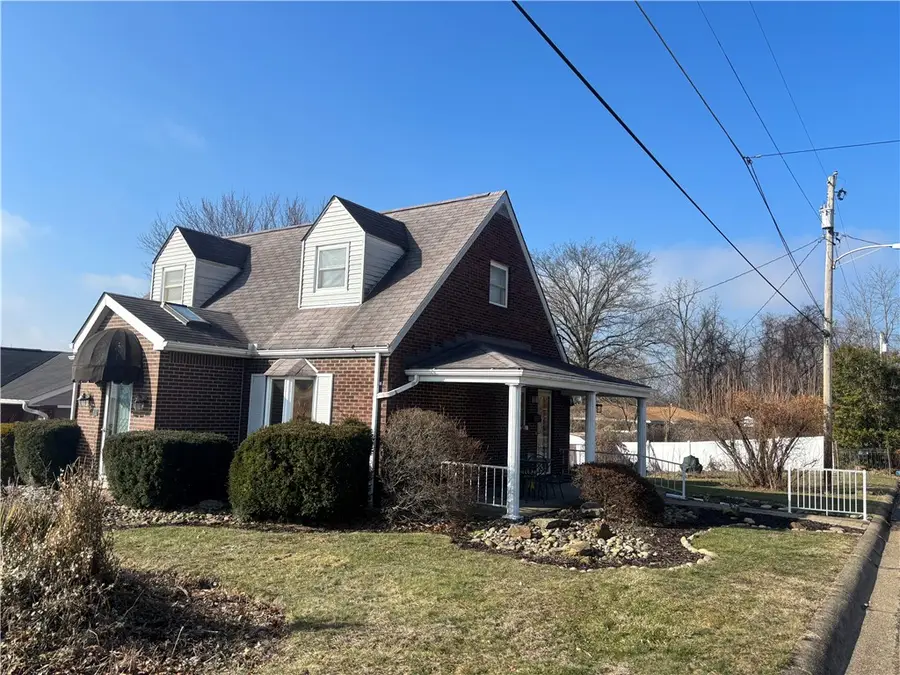 595 Maple Ave, Springdale, PA 15144 - #2