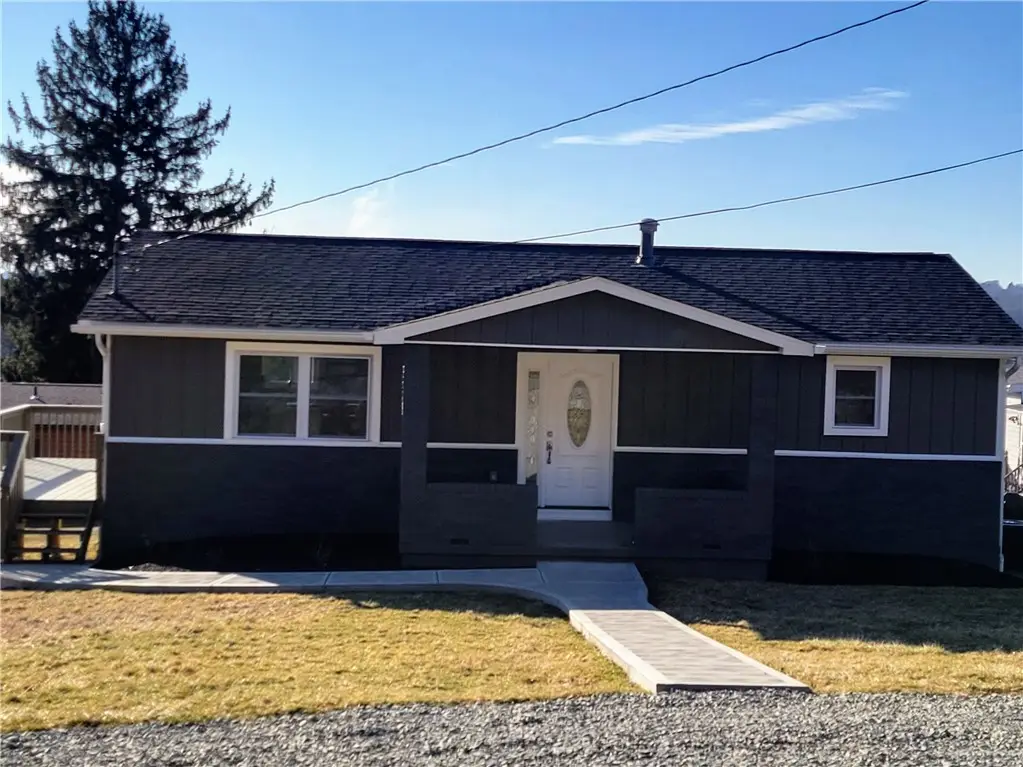 667 Memorial Dr, Plum, PA 15068 - #1