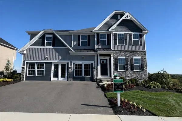 172 Victoria Dr, Moon/Crescent Twp, PA 15108