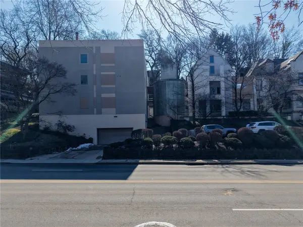 5030 5th Ave #213, Shadyside, PA 15232