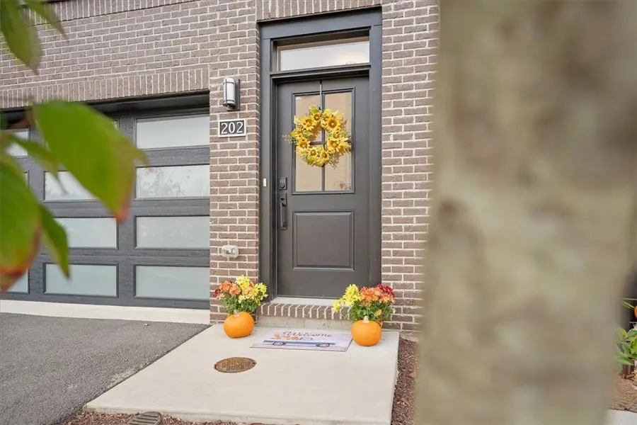 202 Kousa Ln, Venetia, PA 15367 - #3