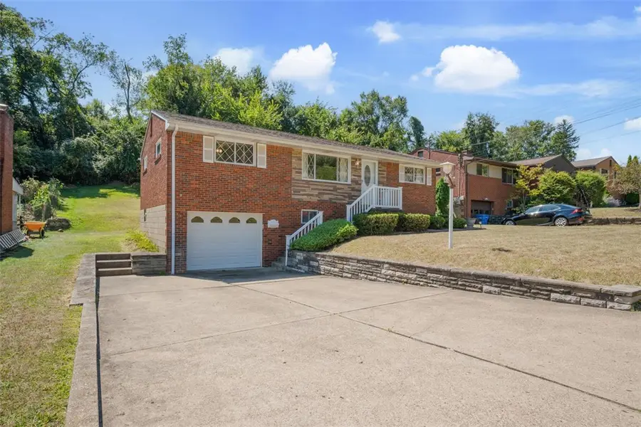 517 Dunn Dr, Pittsburgh, PA 15227 - #2