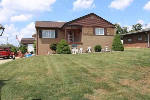 555 Fairway St, Washington, PA 15301