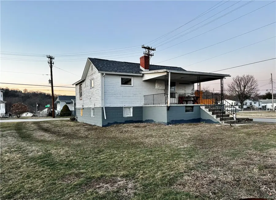 942 Brown St, Belle Vernon, PA 15012 - #3