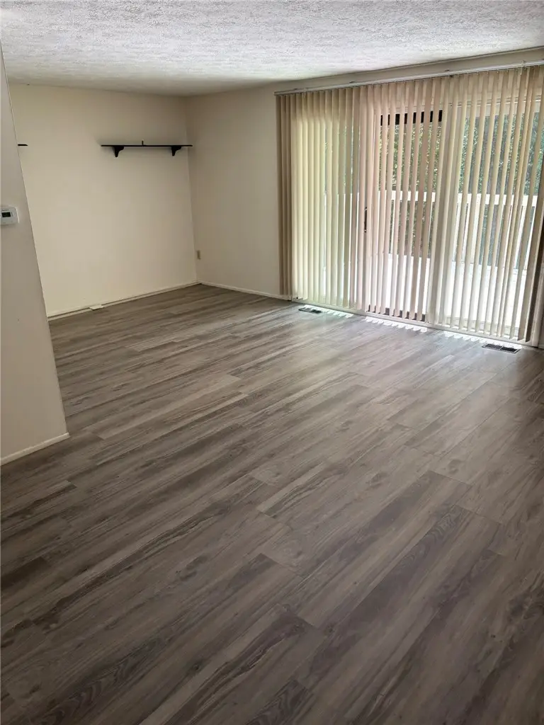 531 Hunters Path Rd, Bridgeville, PA 15017 - #3