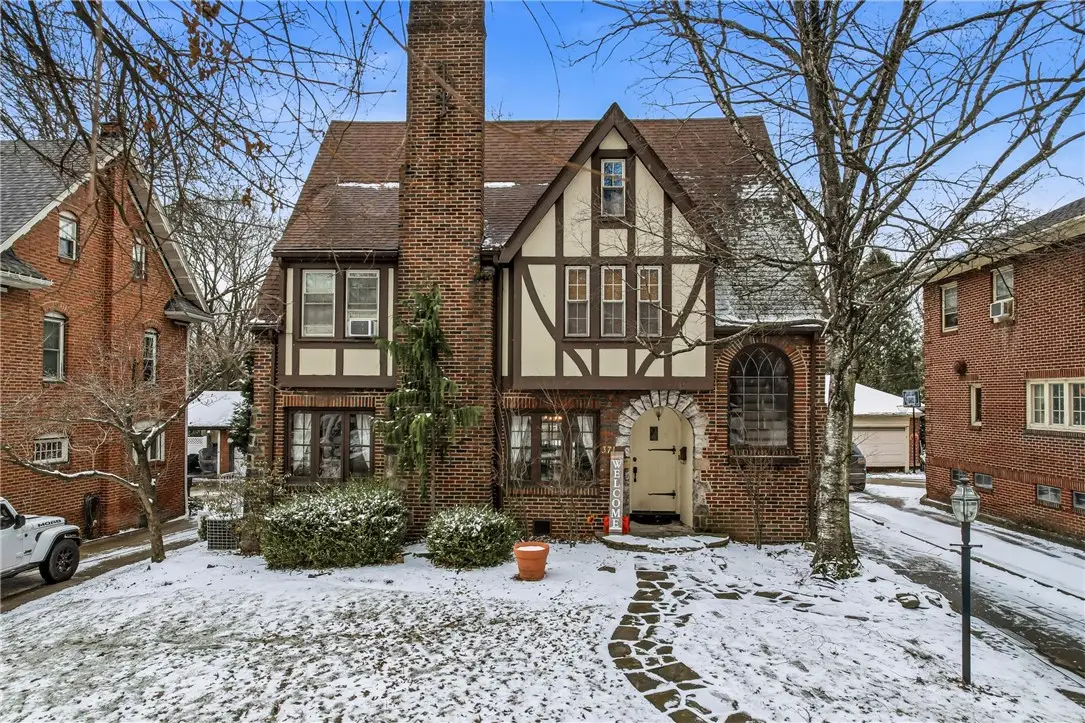 371 Case Ave, Sharon, PA 16146 - #1