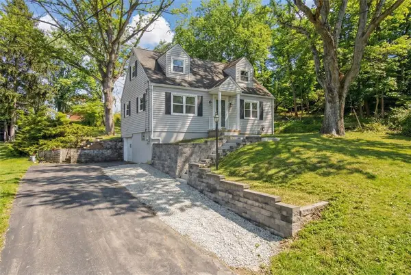 6 Suffolk Drive, Coraopolis, PA 15108