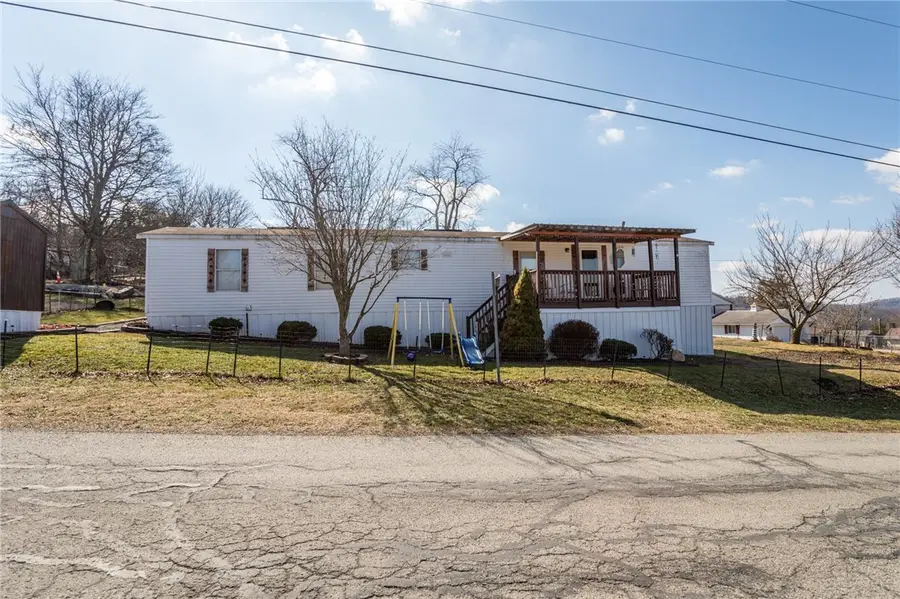 519 E Wine St, Connellsville, PA 15425 - #2