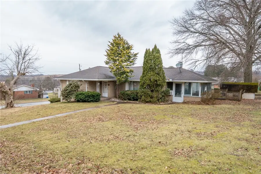 616 Boxwood Dr, Latrobe, PA 15650 - #2