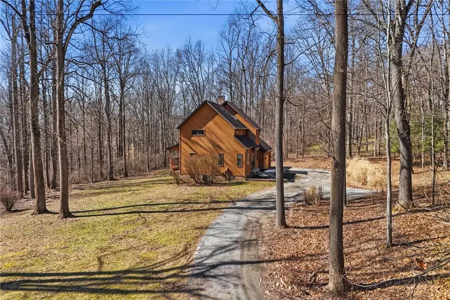 4005 School Rd, Jeannette, PA 15644 - #2