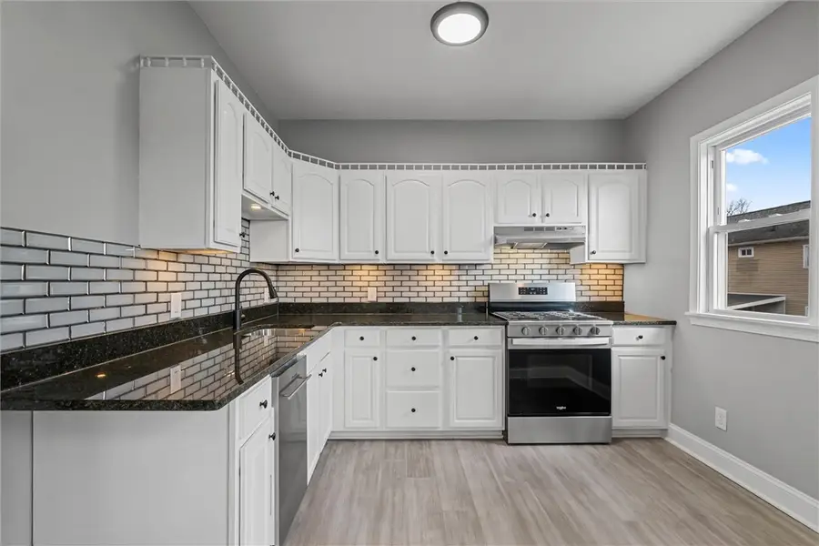 519 Lacock St, Rochester, PA 15074 - #2