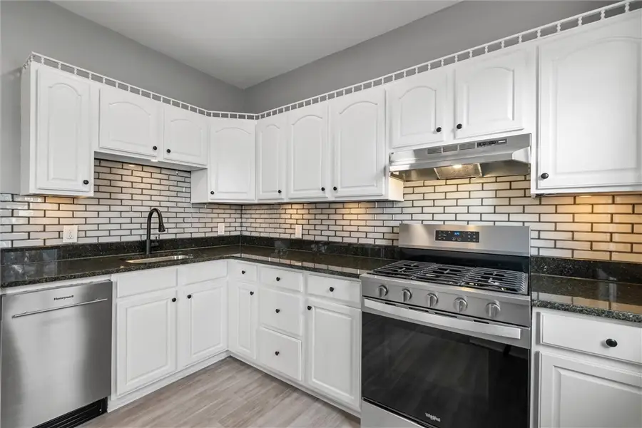 519 Lacock St, Rochester, PA 15074 - #3