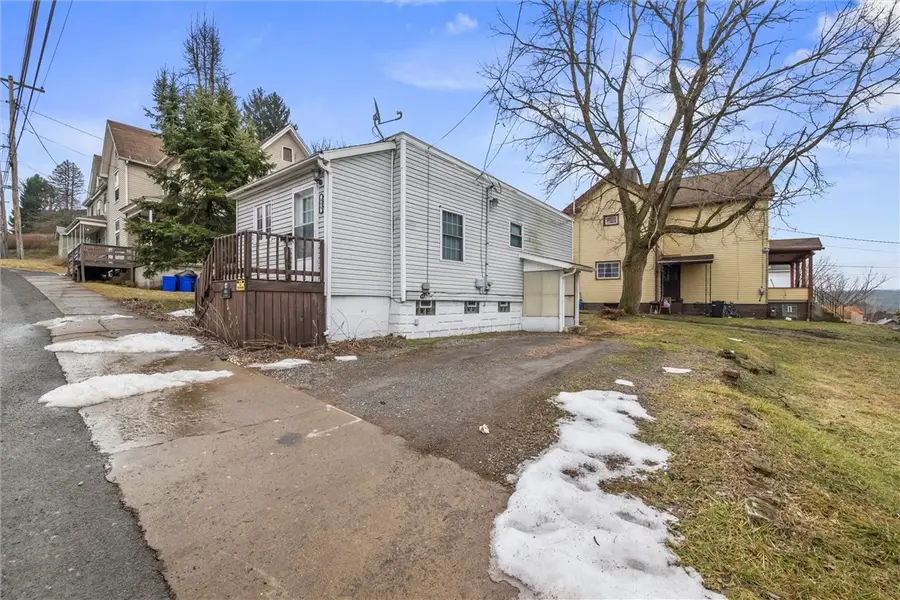 406 E Lutton St, New Castle, PA 16101 - #2