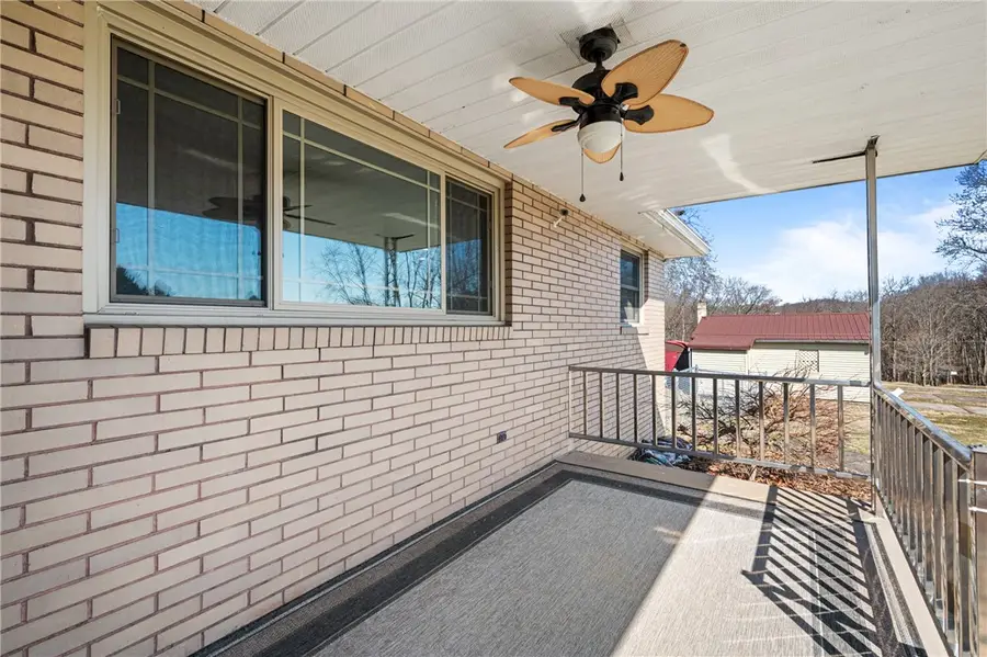 188 Zdina St, Leechburg, PA 15656 - #2