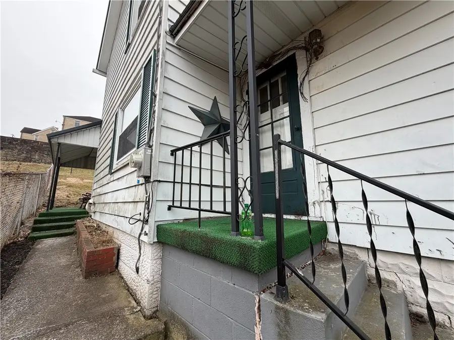 28 Grant St, New Salem, PA 15468 - #2