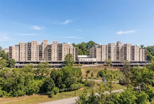 2160 Greentree Rd. #405W, Pittsburgh, PA 15220