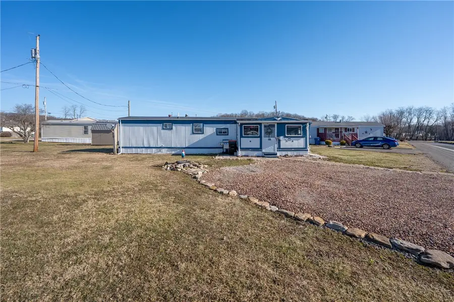 306 Lamplighter Manor, Latrobe, PA 15650 - #2