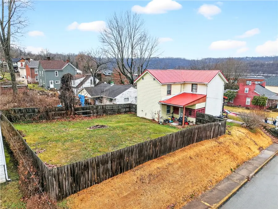 129 5th St, California, PA 15419 - #2