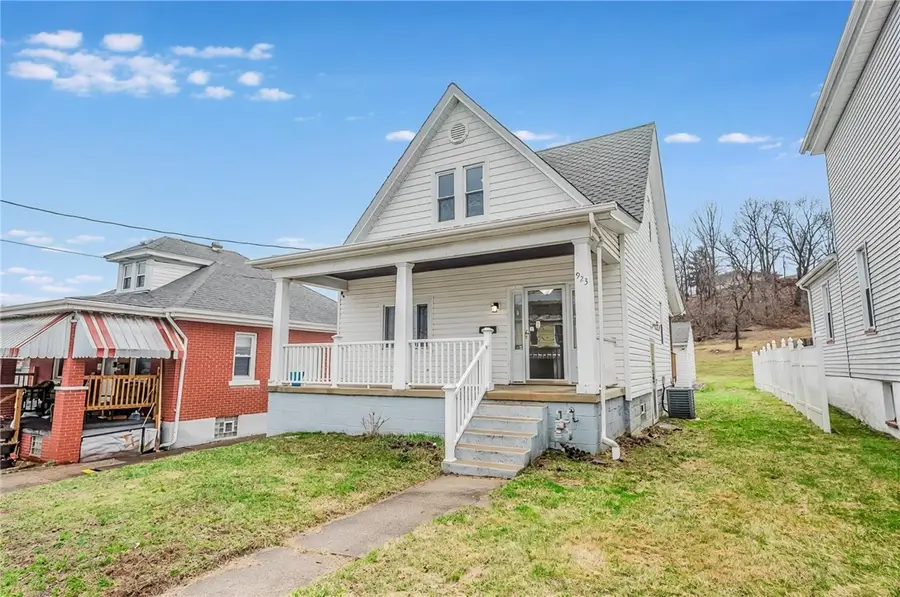 923 Scott Ave, Jeannette, PA 15644 - #2