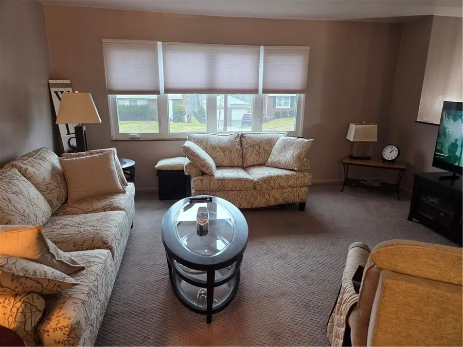 339 Laurie Dr, Pittsburgh, PA 15235 - #3