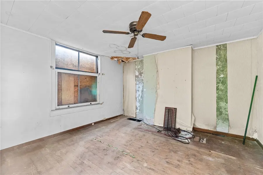 115 Hawkins Ave, Pittsburgh, PA 15214 - #3