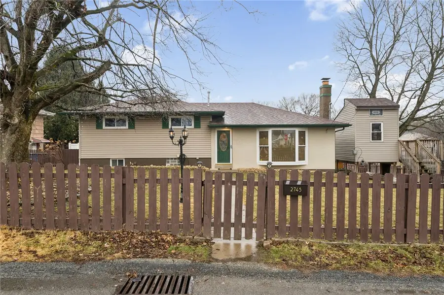 2745 Hastings Dr, New Kensington, PA 15068 - #2