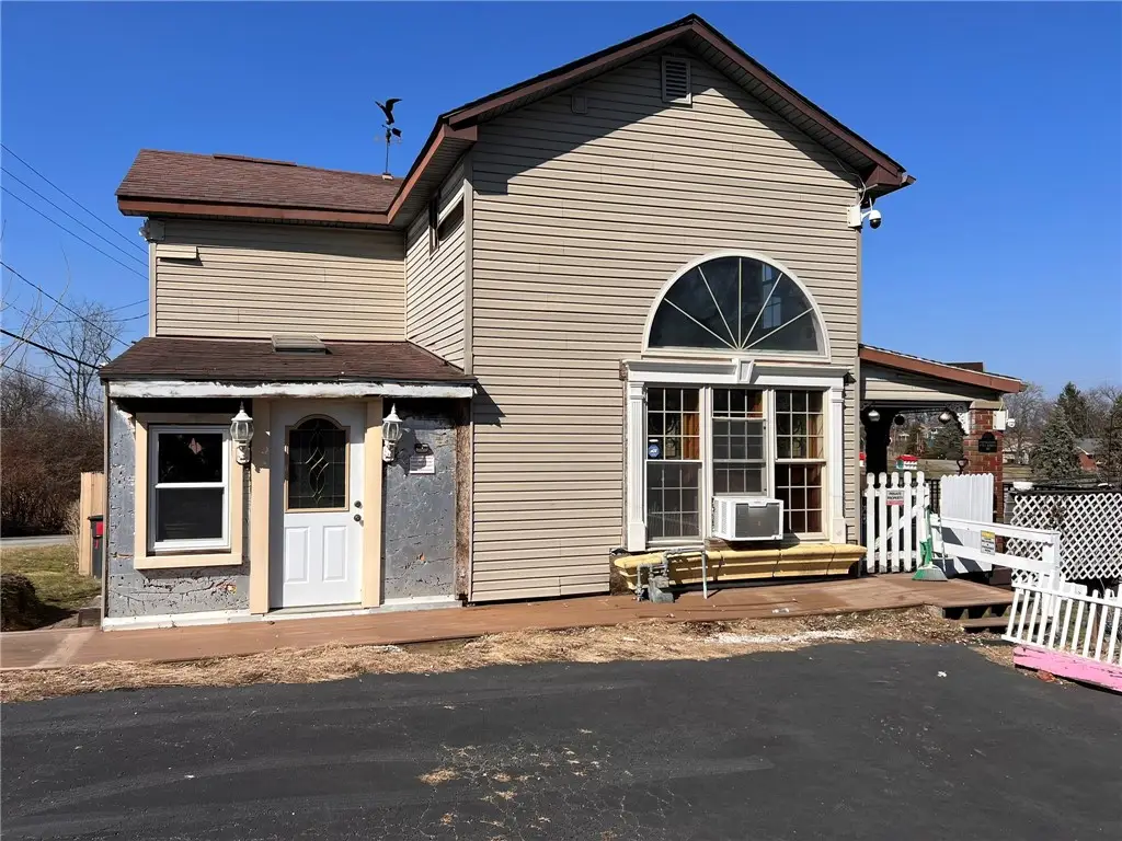 404 Triangle Dr, Kennedy, PA 15136 - #1